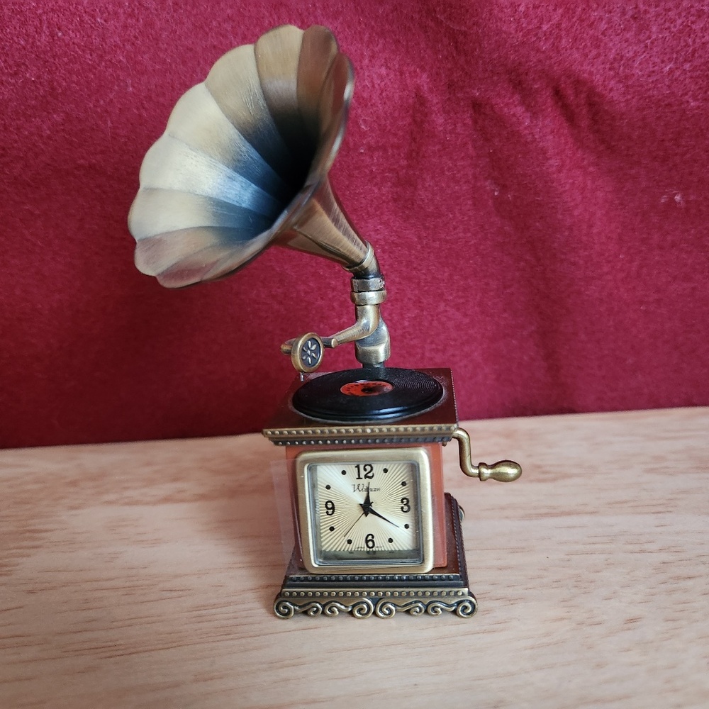 3 for $20   /   Mini Gramaphone Clock